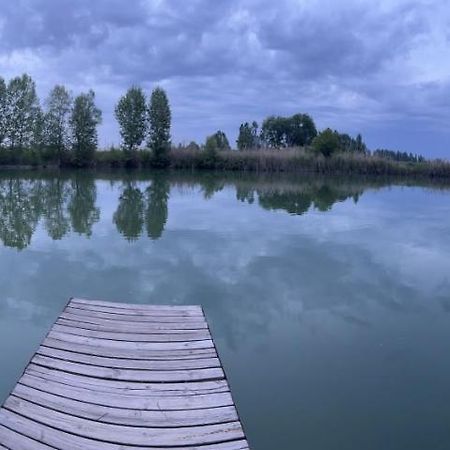 Чистые Пруды Bishkek Bagian luar foto