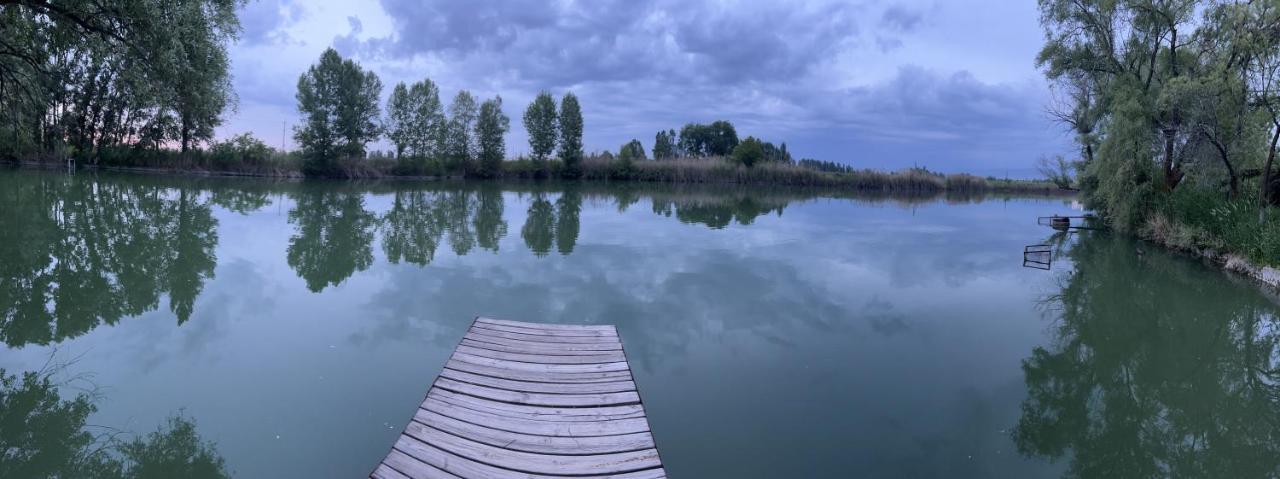 Чистые Пруды Bishkek Bagian luar foto